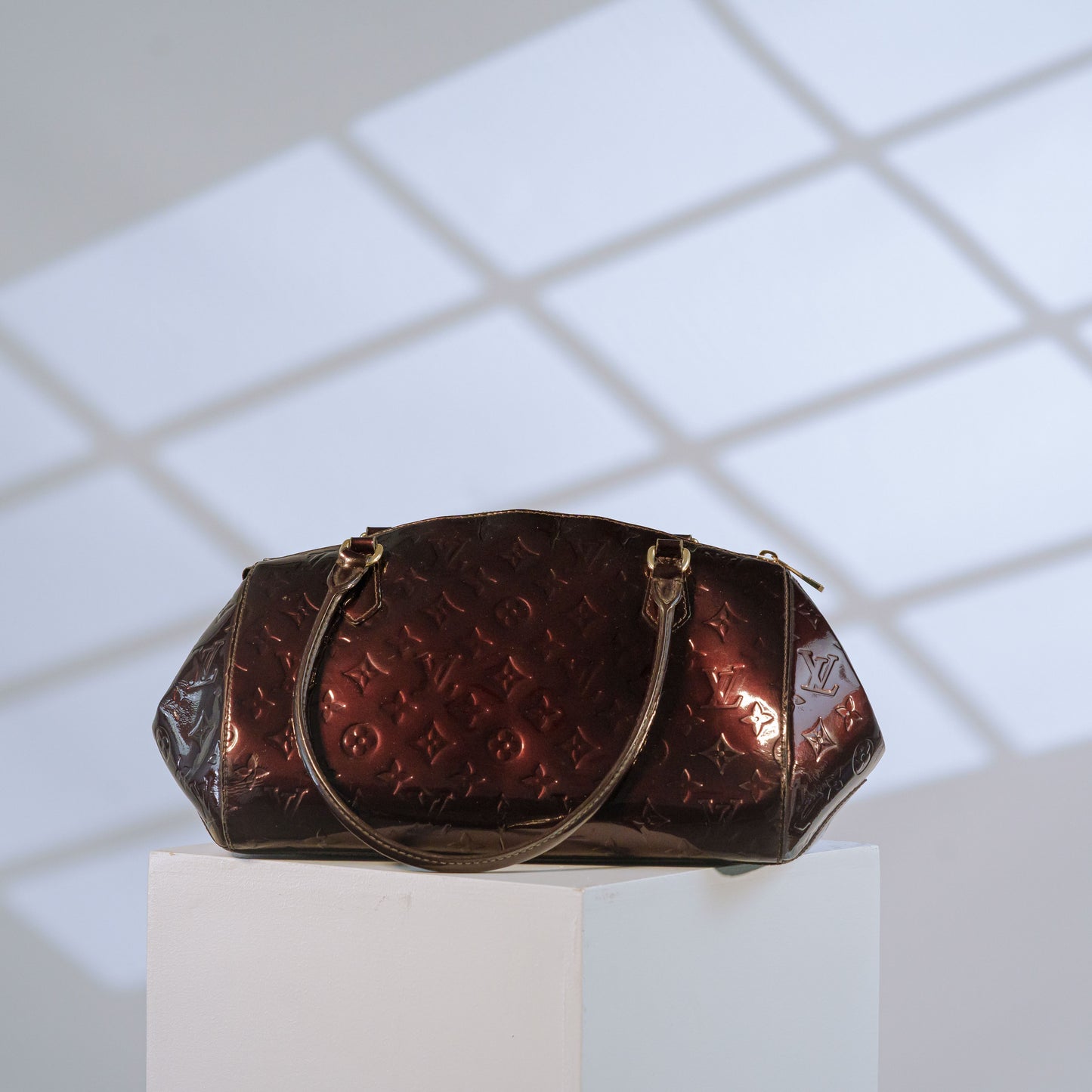 Louis Vuitton Monogram Vernis handbag in amarante burgundy leather, back view